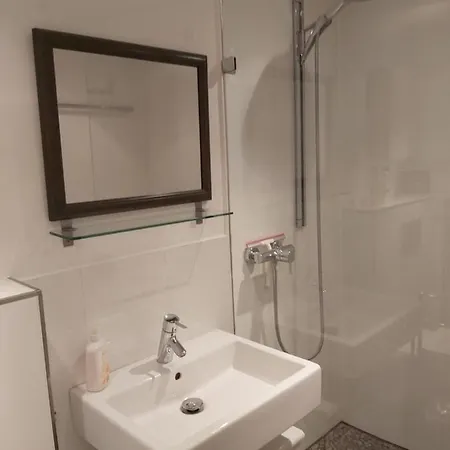 Well Located Flat With Balcony Appartement Düsseldorf